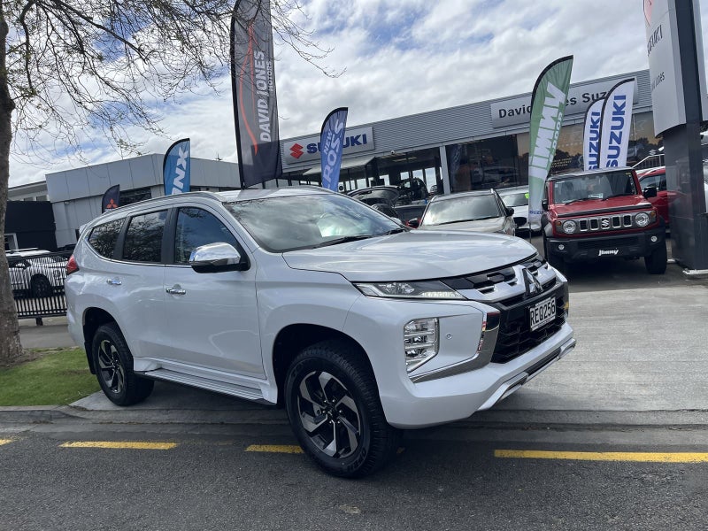 2025 Mitsubishi Pajero VRX Sport