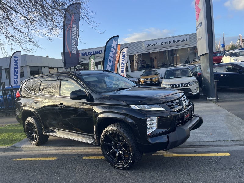 2025 Mitsubishi Pajero VRX Sport Black Out