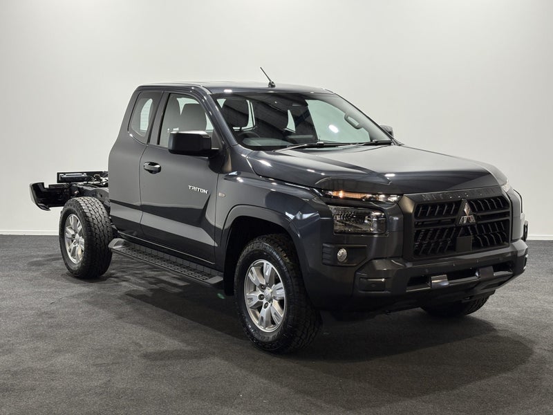 2025 Mitsubishi Triton CC CH 2.4D GLX 4WD 6AT