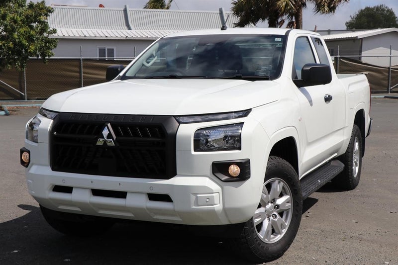 2025 Mitsubishi Triton CC GLX 4WD 6AT 2.4DT