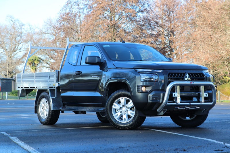 2025 Mitsubishi Triton Club Cab GLX 4WD 6AT 2.4DT