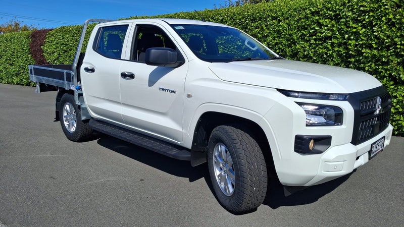 2025 Mitsubishi Triton DC CH 2.4D GLX 4WD 6AT