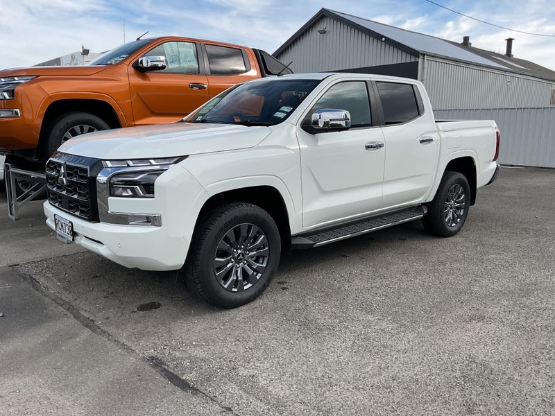 2025 Mitsubishi Triton Dc Glxr 4Wd 6At
