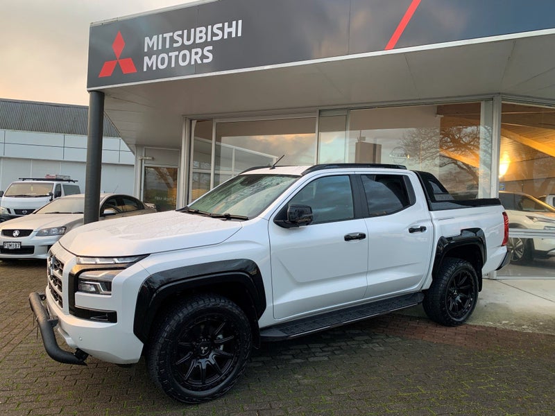 2025 Mitsubishi Triton DC GSR 4WD 6AT 2.4DT