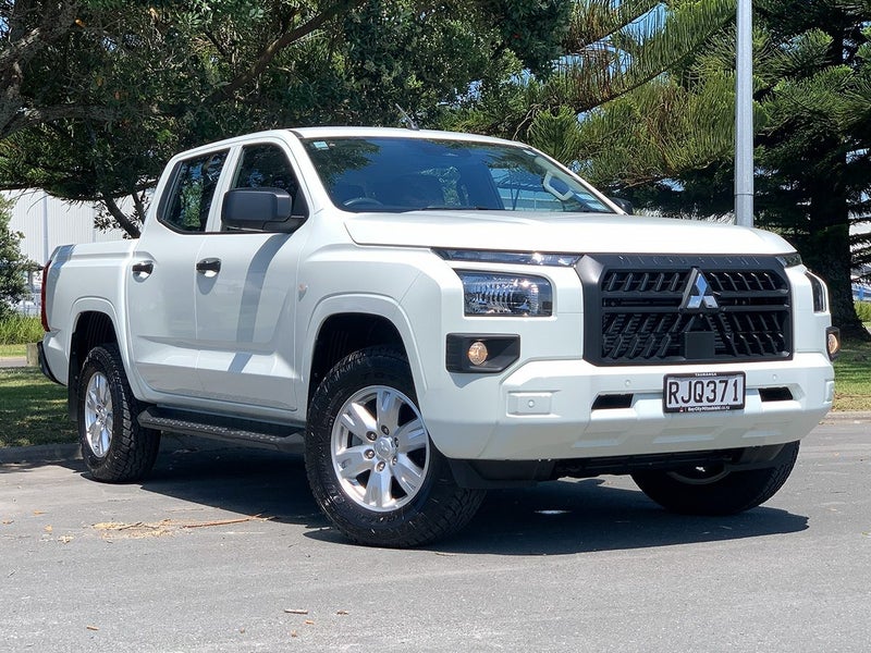 2025 Mitsubishi Triton GLX 2.4L Bi-Turbo Diesel
