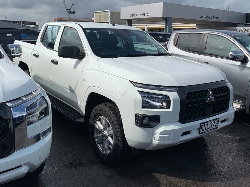 2025 Mitsubishi Triton GLX 4WD 2.4L Bi-Turbo Di...