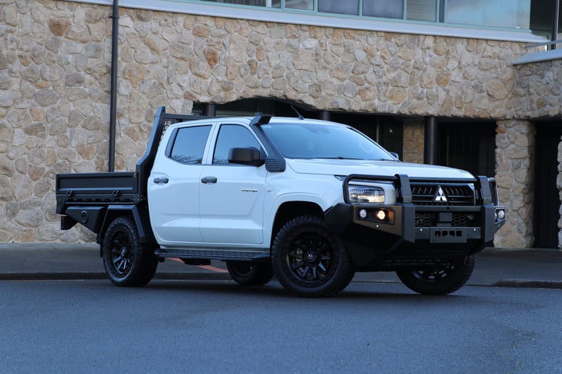 2025 Mitsubishi Triton GLX 4WD FLAT DECK DOUBLE...