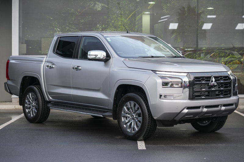 2025 Mitsubishi Triton GLX-R 2WD DIESEL BI-TURB...