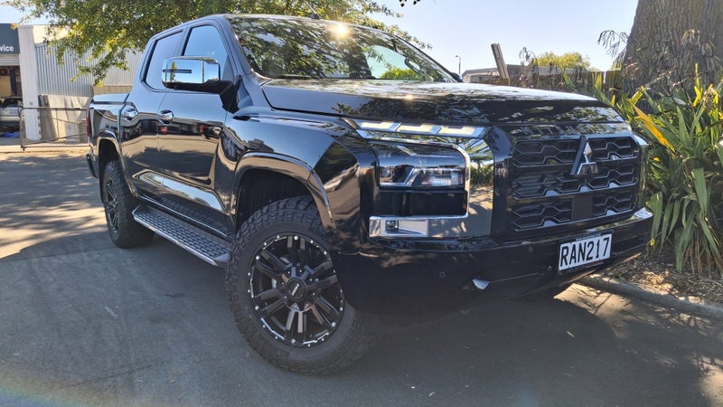 2025 Mitsubishi Triton GLXR 4x4 - SPECIAL