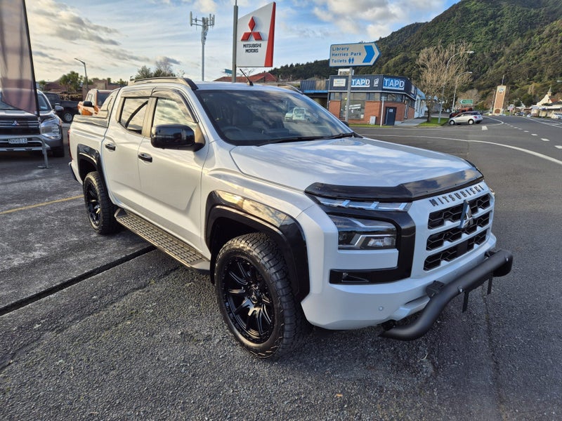 2025 Mitsubishi Triton GSR 4WD