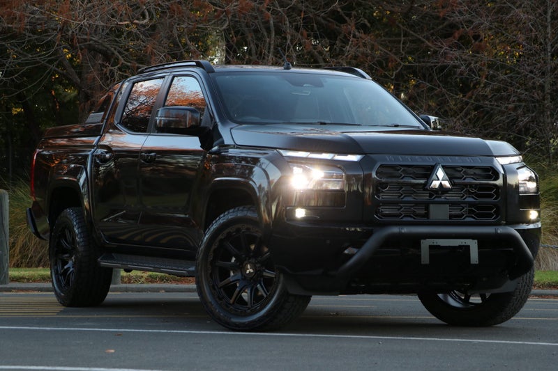 2025 Mitsubishi Triton GSR 4WD 6At