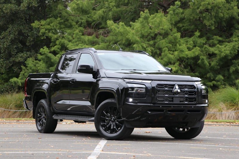 2025 Mitsubishi Triton VRX 2WD