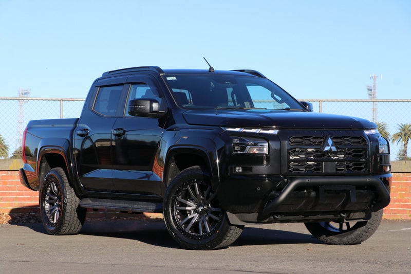 2025 Mitsubishi Triton VRX 2WD