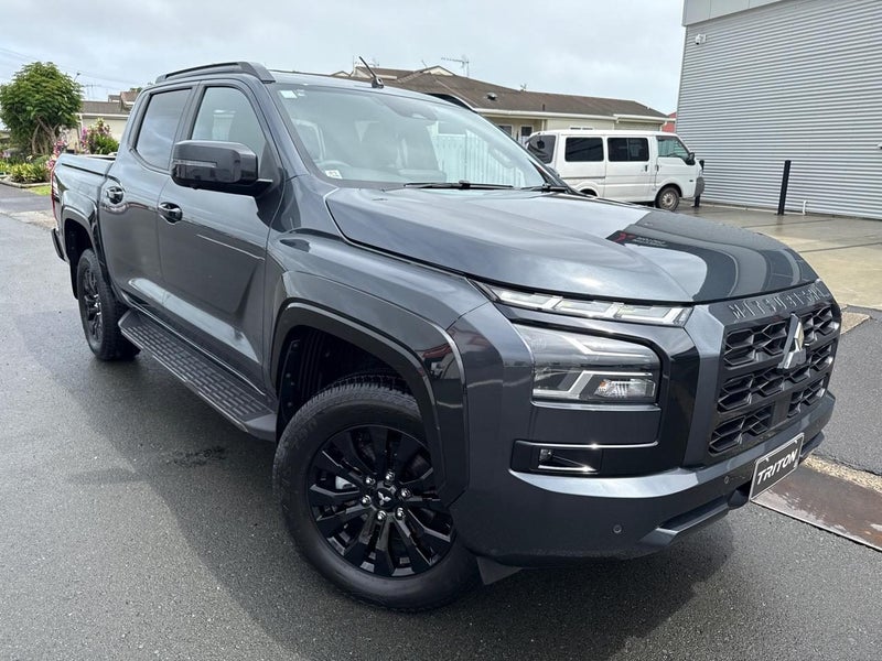 2025 Mitsubishi Triton VRX