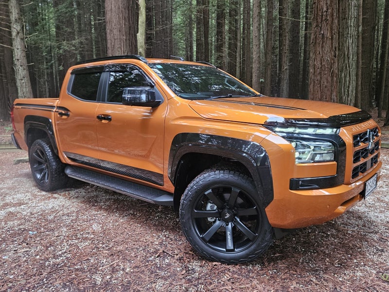 2025 Mitsubishi Triton VRX Signature Series 4WD