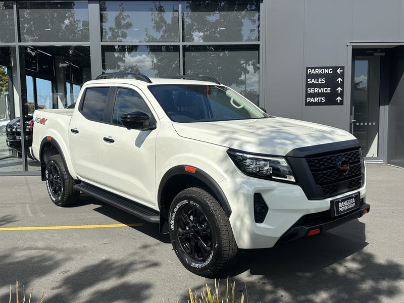 2025 Nissan Navara Pro-4X 2.3D/4Wd/7At - RUN OU...