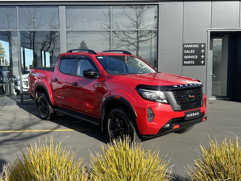 2025 Nissan Navara Pro-4X 2.3D/4Wd/7At - RUN OU...