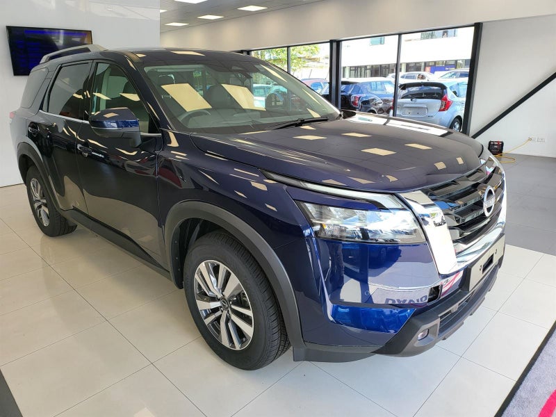 2025 Nissan Pathfinder TI