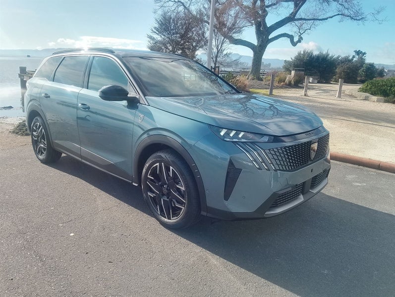 2025 Peugeot 5008 GT Premium HYBRID TURBO