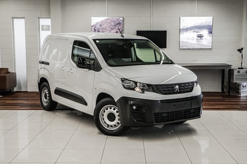 2025 Peugeot Partner SWB Electric 50KWH BRAND N...