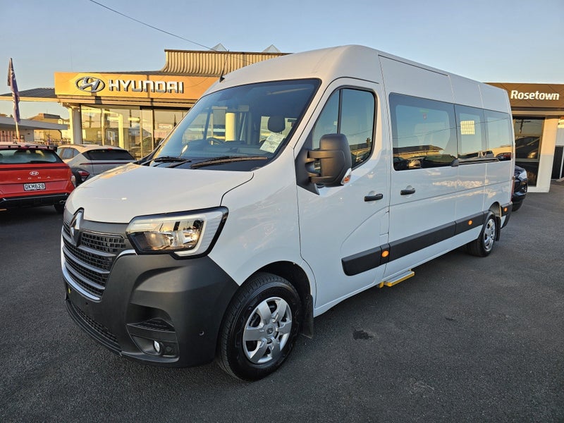 2025 Renault Master Factory Minibus
