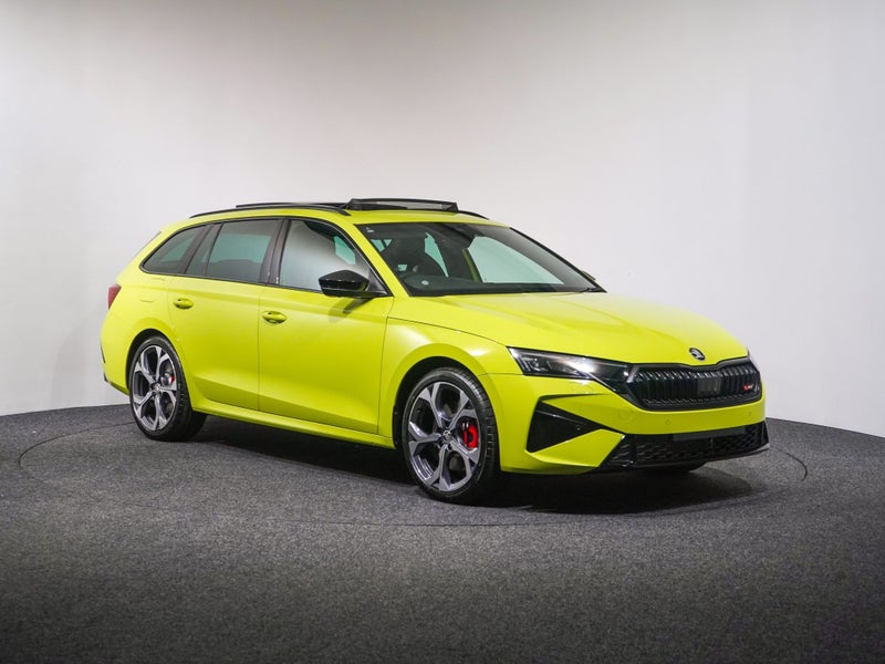 2025 Skoda Octavia RS + Wagon 195kW