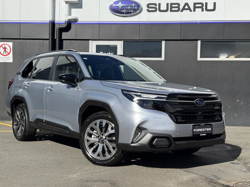 2025 Subaru Forester Strong Hybrid Touring 2.5L...