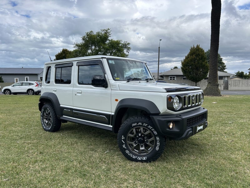 2025 Suzuki Jimny 5-Door 1.5P/4Wd/5Mt Safari Ed...