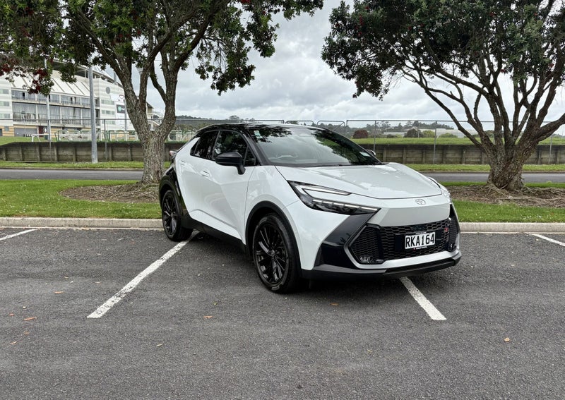 2025 Toyota C-HR GR Sport 2.0P HEV CVT AWD SUV/...