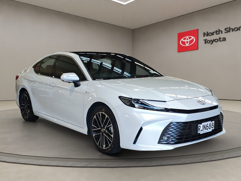 2025 Toyota Camry ZR 2.5L Hybrid FWD Sedan