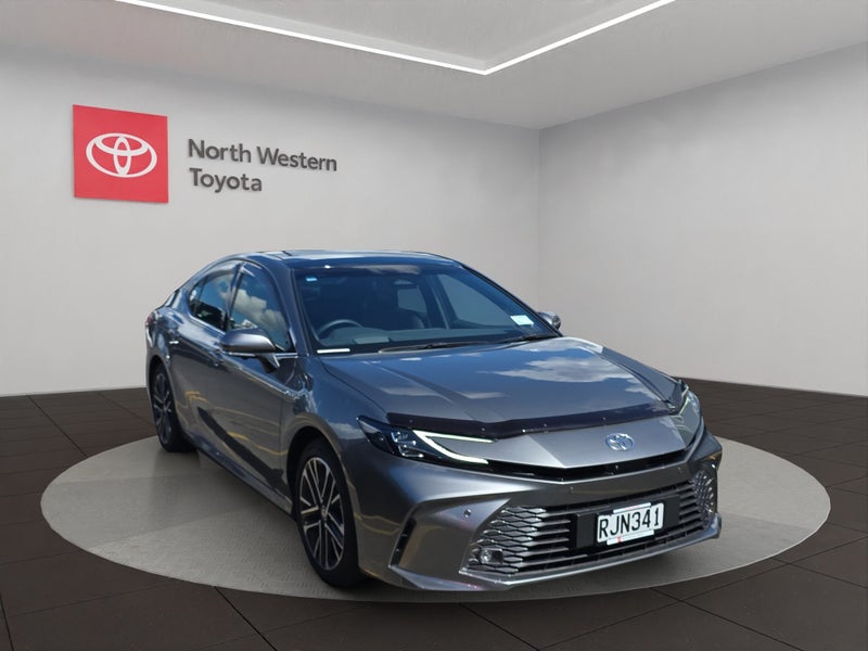 2025 Toyota Camry ZR 2.5L Hybrid FWD Sedan