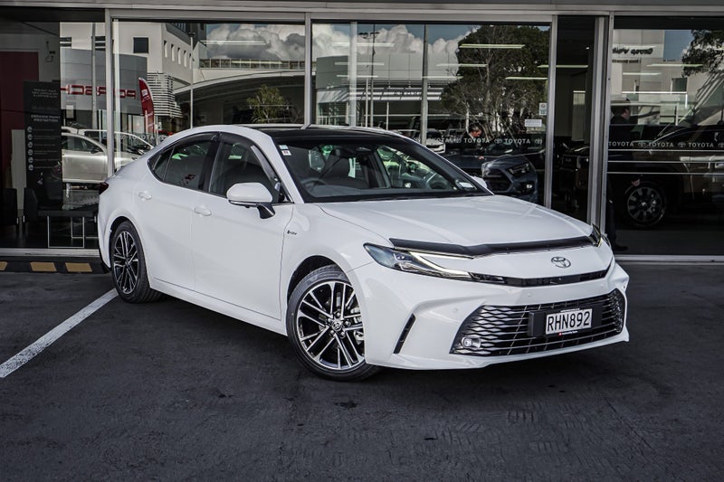 2025 Toyota Camry Zr 2.5L Hybrid Sedan