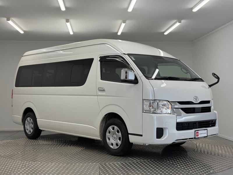 2025 Toyota Hiace 2.7P Grand Cabin
