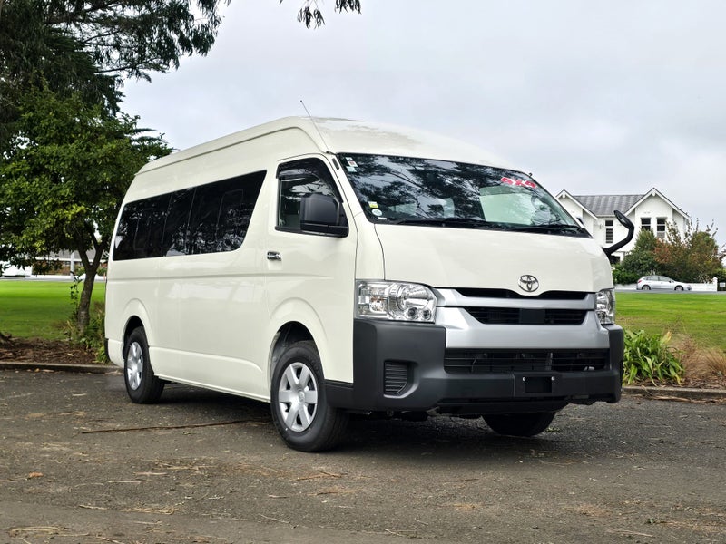 2025 Toyota Hiace Commuter 4WD
