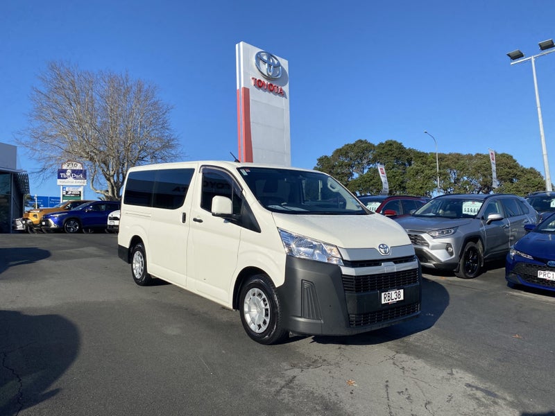 2025 Toyota Hiace ZR 2.8DT 6AT 5 Door Van