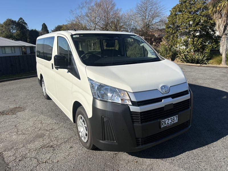 2025 Toyota Hiace ZR 2.8DT 6AT RWD GVN/5D/2S