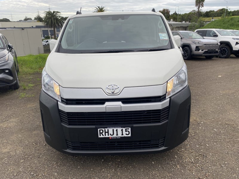 2025 Toyota Hiace ZR 2.8DT 6AT RWD HVN/5D/5S