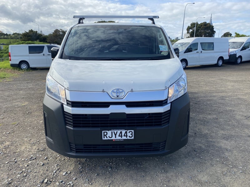 2025 Toyota Hiace ZR 2.8DT 6AT RWD HVN/5D/5S