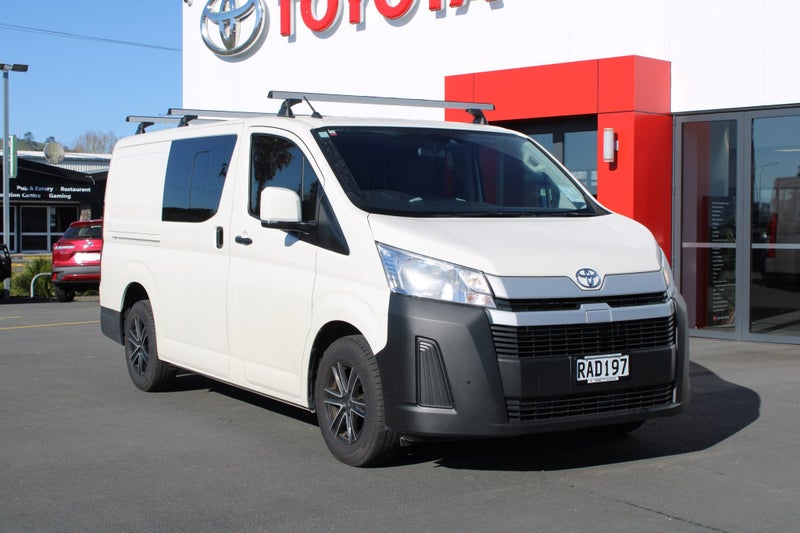 2025 Toyota Hiace ZR 2.8DT 6AT RWD HVN/5D/5S (H...
