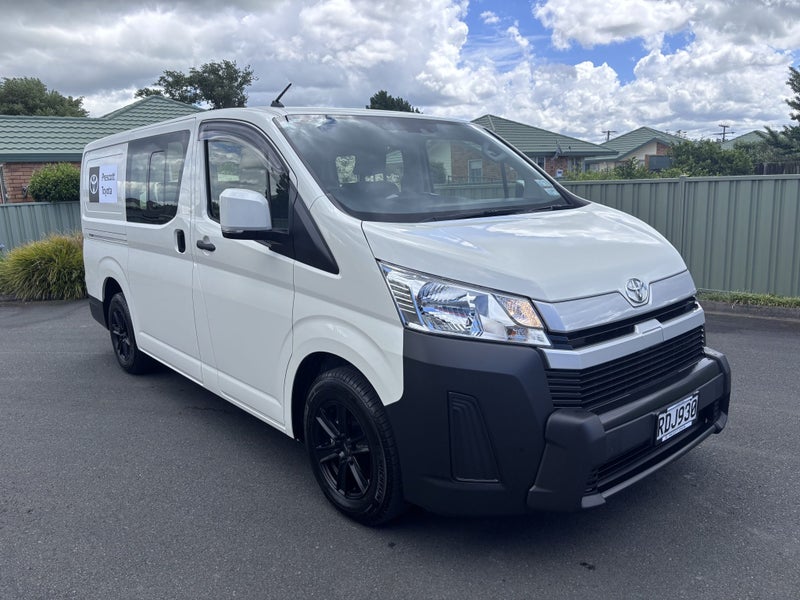 2025 Toyota Hiace ZR 2.8DT 6AT RWD HVN/5D/5S (H...