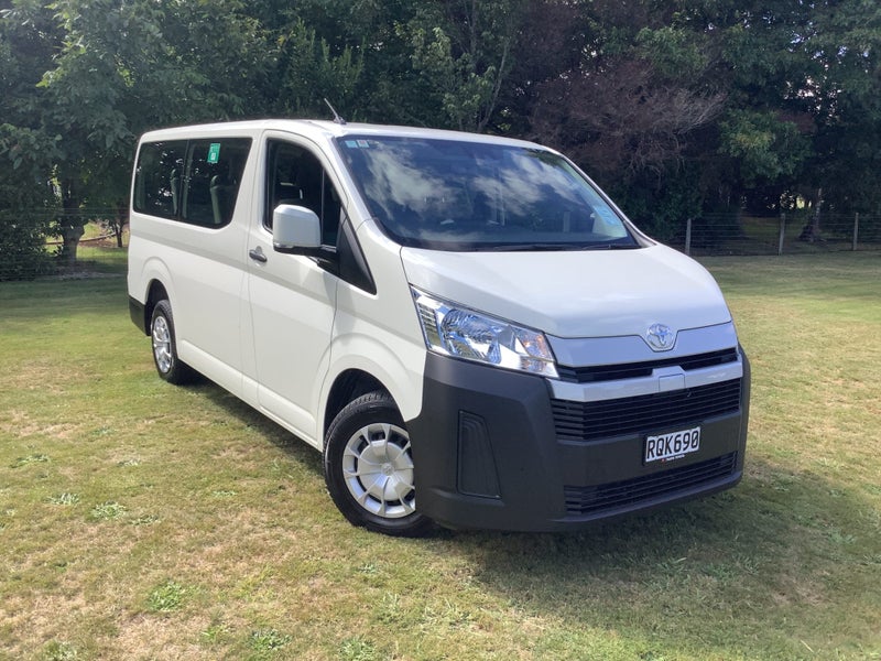 2025 Toyota Hiace ZR Minibus 2.8DT 10 Seater NZ...