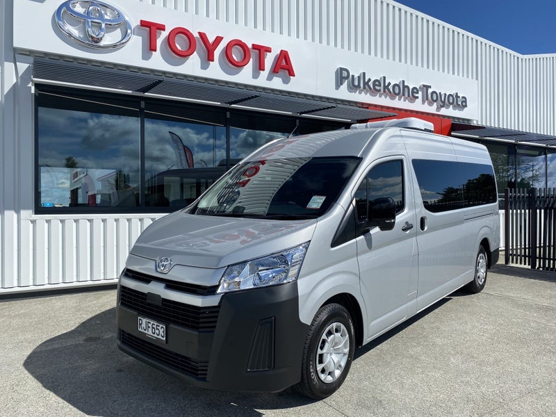 2025 Toyota Hiace ZX 2.8DT 6AT - 12 Seater Minibus