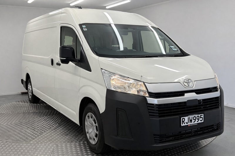 2025 Toyota Hiace Zx Pvn 2.8D