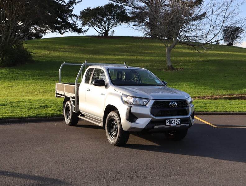 2025 Toyota Hilux SR 2.8DT 6AT 4WD ECC/4D/4S
