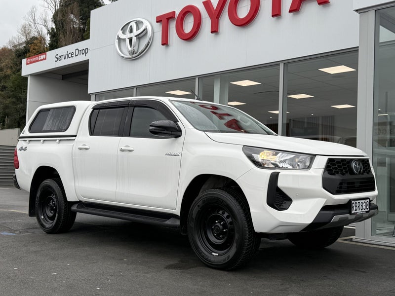 2025 Toyota Hilux SR 2.8DT Hybrid 6AT 4WD DCW/4...