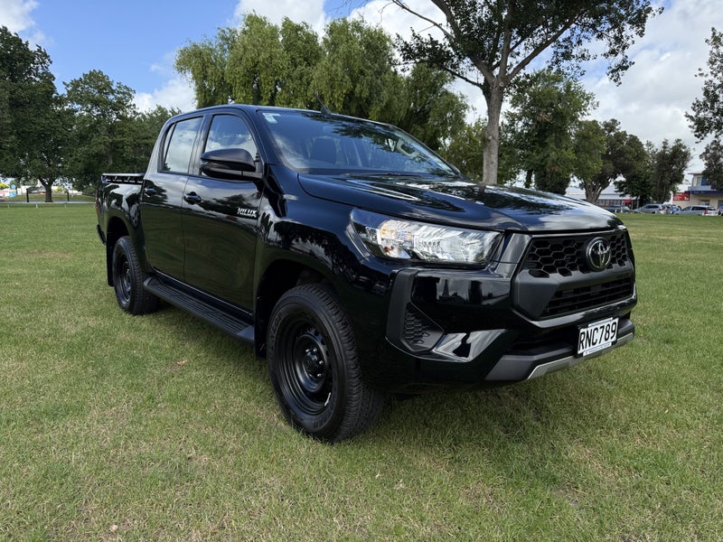 2025 Toyota Hilux SR 2.8DT Hybrid 6AT 4WD - Ex...