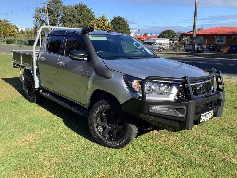 2025 Toyota Hilux SR 2.8DT Hybrid 6AT 4WD Flat...