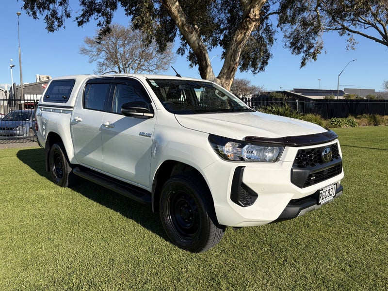 2025 Toyota Hilux SR 2.8DT Hybrid Automatic 4WD...