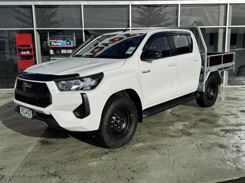 2025 Toyota Hilux SR 2.8DT Hybrid Automatic 4WD...