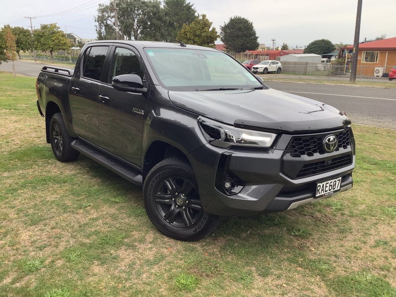 2025 Toyota Hilux SR5 2.8DT Hybrid 6AT 4WD DCW/...
